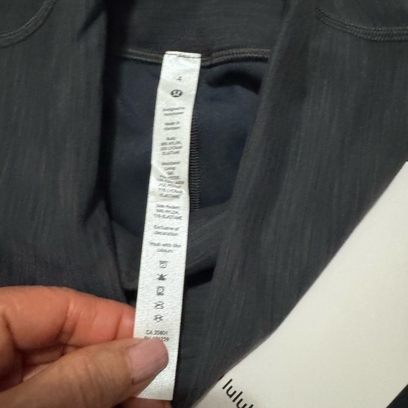 New - Wunder Train HR Crop 23” pockets - Picture 4 of 5